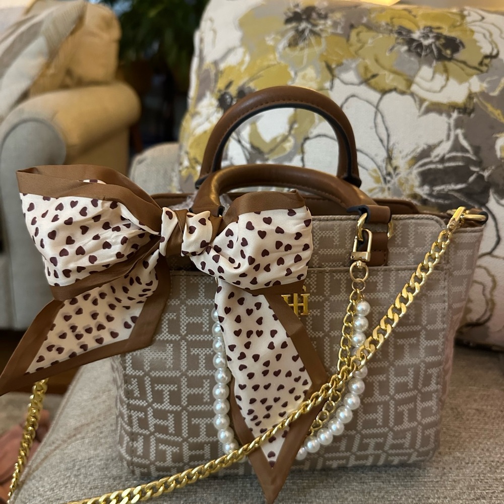Tommy Hilfiger POSH Vintage Signature Fabric & Leather Brown Tote & Crossbody - Picture 13 of 16
